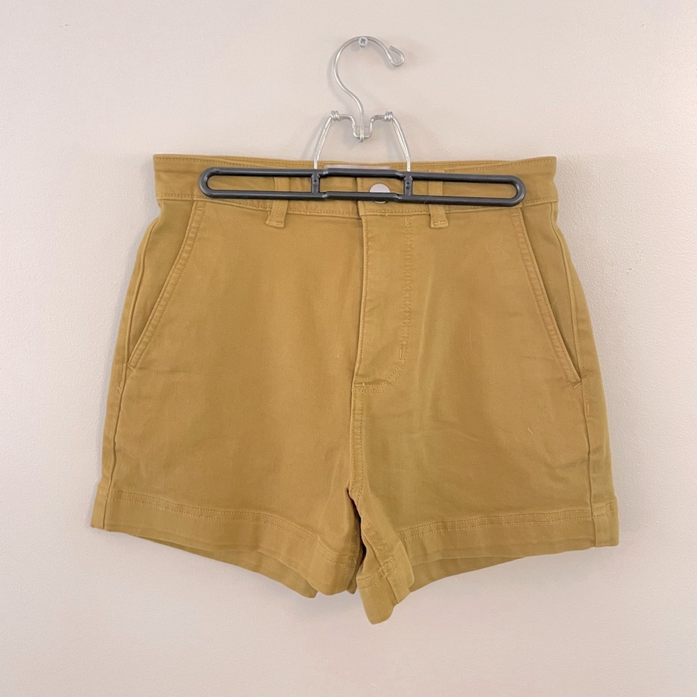 Everlane Shorts Avacado Green size 4